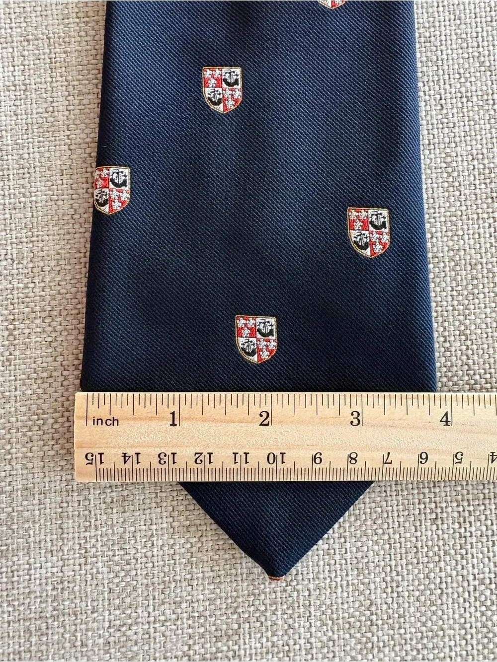 Vintage Malden Browns of Bermuda Navy Crest Club Tie Made in Britain 4” Wide